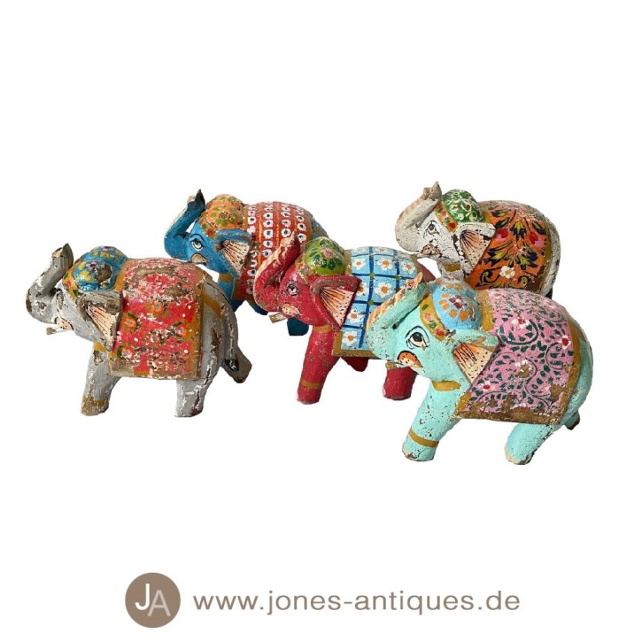 Kleiner Holzelefant in Antikfinish - diverse Farben - handgearbeitet