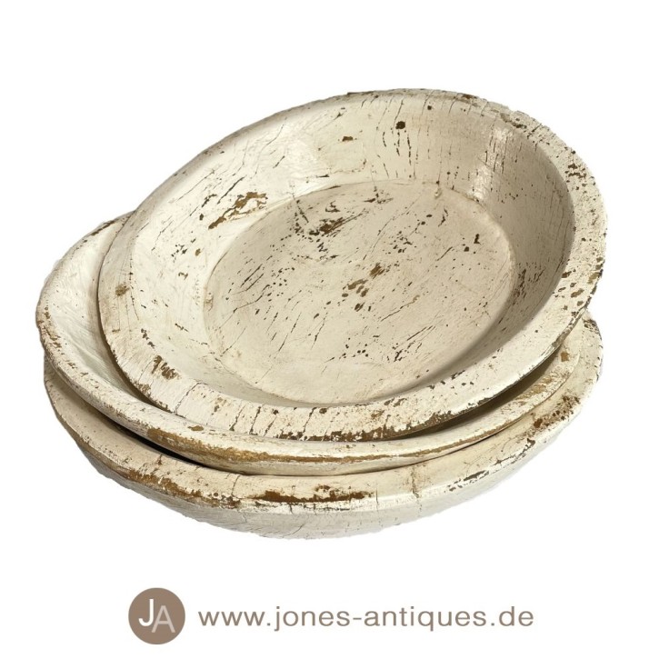 vieux bols en bois indiens, nouvellement peints