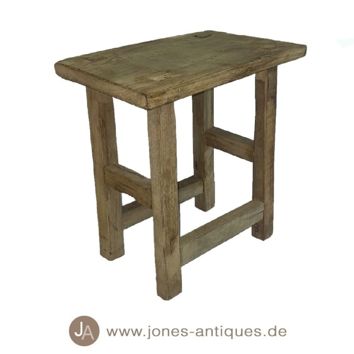 massiver Hocker aus Akazienholz (neu) - gebleacht
