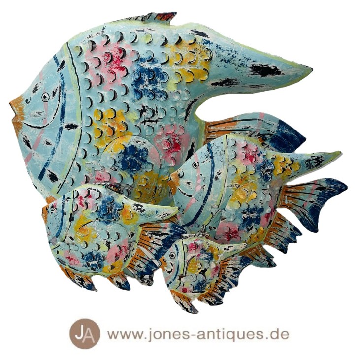 Eolienne poisson en fer disponible en 4 tailles (XS,S,M,L,XL) de couleur rainbow colour - fait main