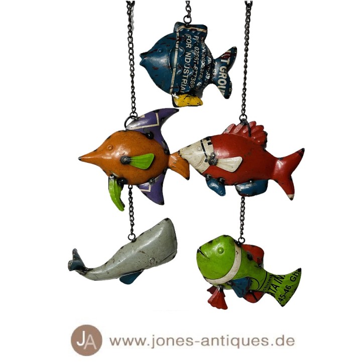 Set - 5 Fische aus Eisen, mit Kette und Haken zum Aufhängen, in kleiner Größe in bunten Farben - handgearbeitet