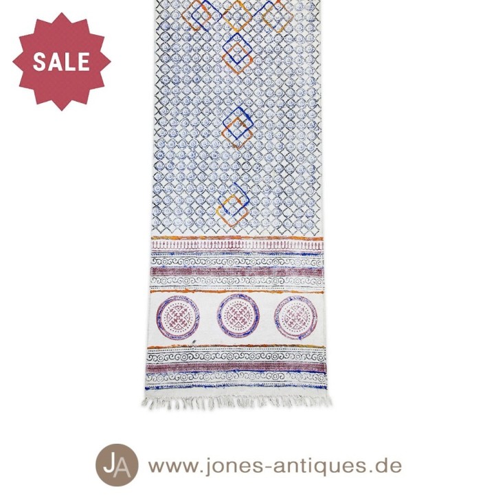 Läufer in schönem Ethnodruck