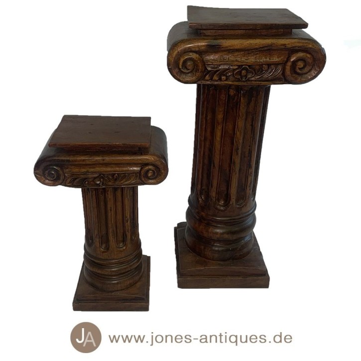 Colonnes en bois avec une magnifique finition antique – disponibles en deux tailles différentes