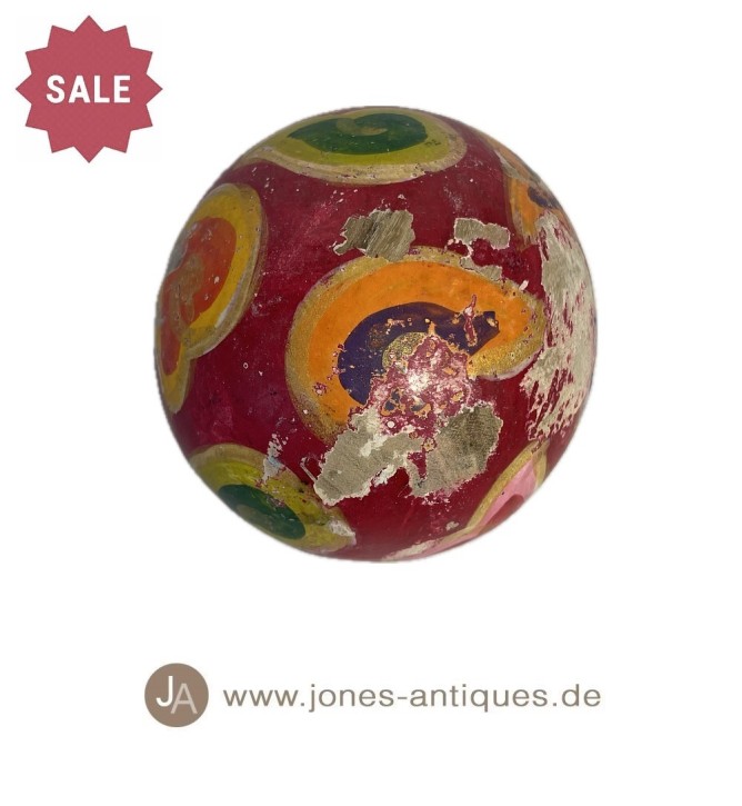 kleine handgearbeitete Dekokugel aus Holz in sehr aufwendigem Antikfinish - Farbe rot