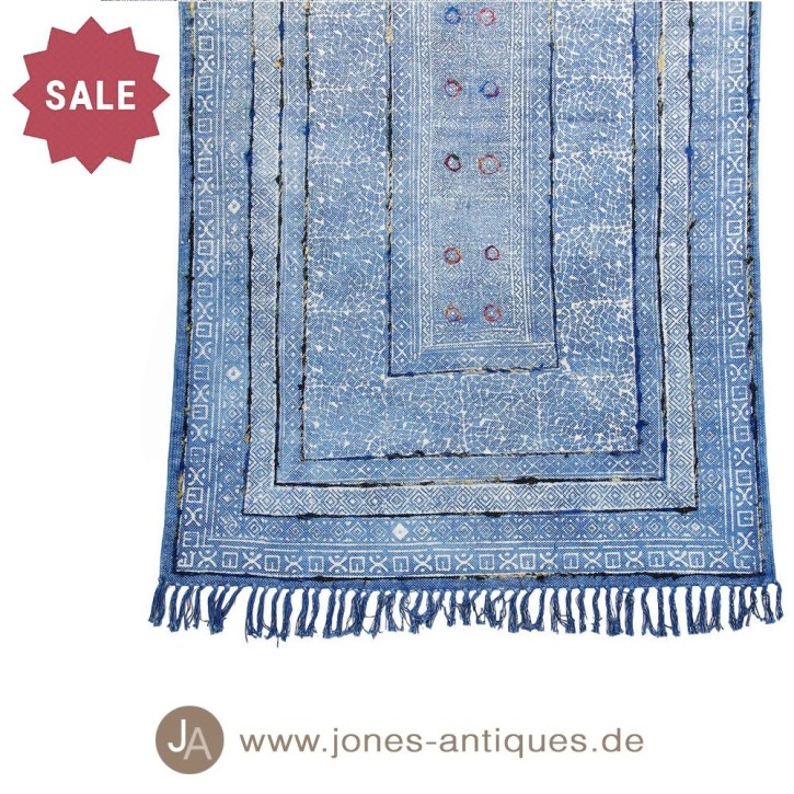 Carpet in the color indigo blue 120 x 180 cm
