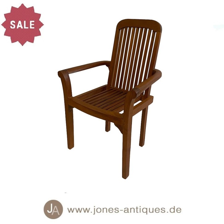 stapelbarer massiver Stuhl aus Teakholz - für outdoor geeignet
